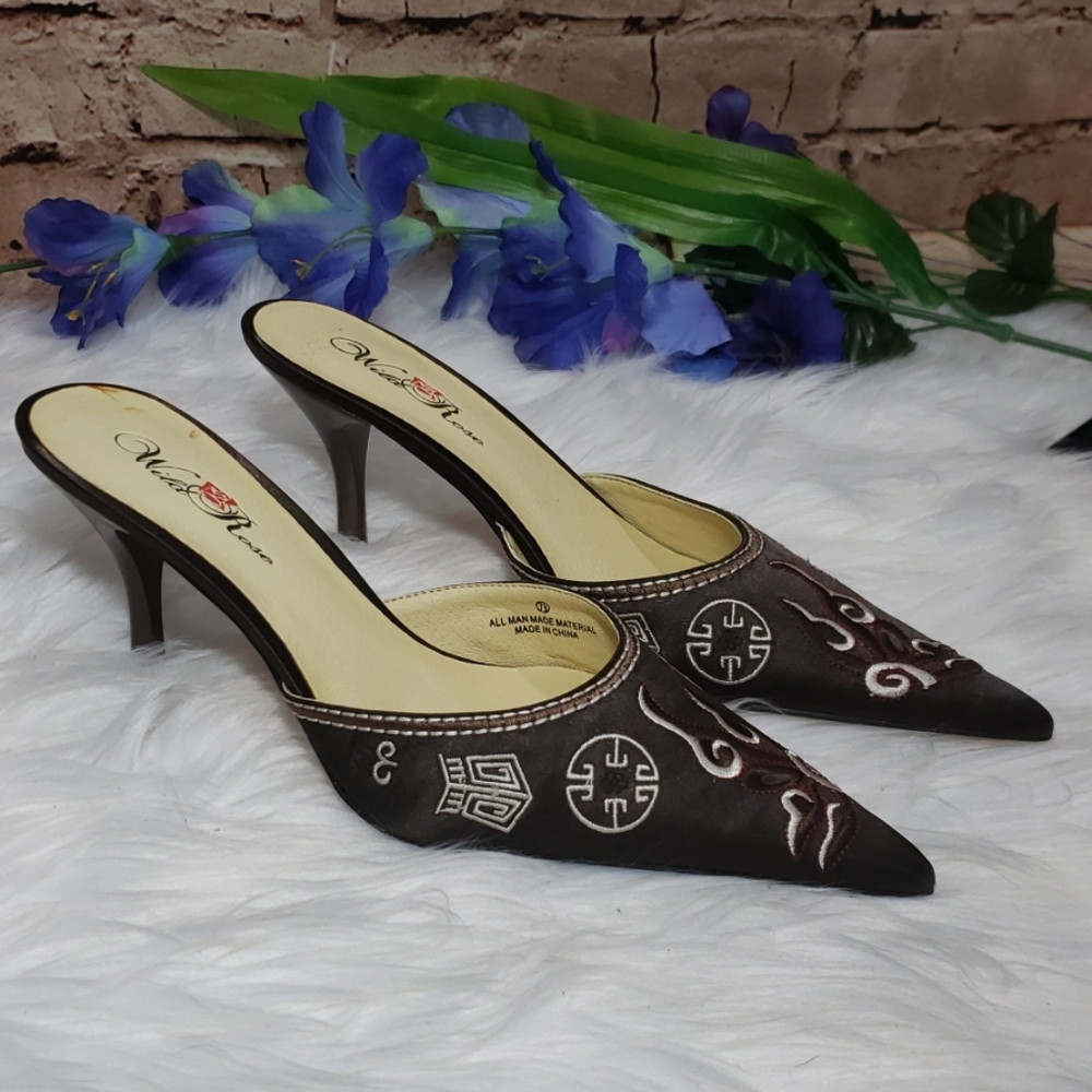 Wild Rose Falda Pumps